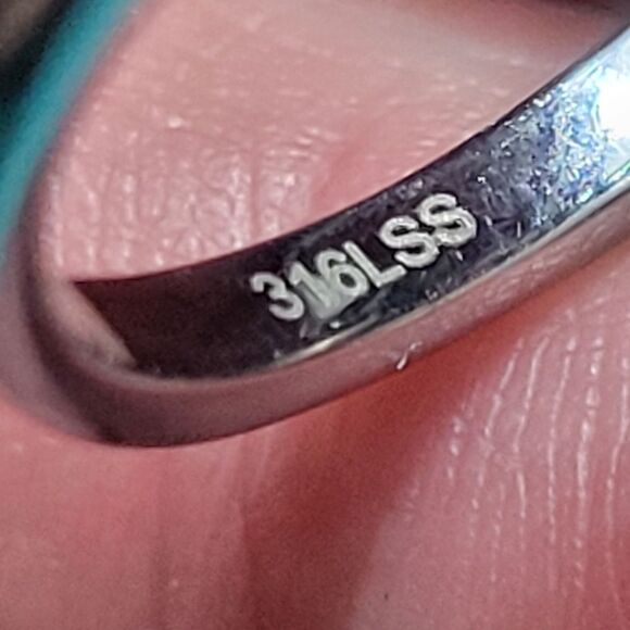 Midnight Sapphire Solitare Ring - Picture 9 of 14